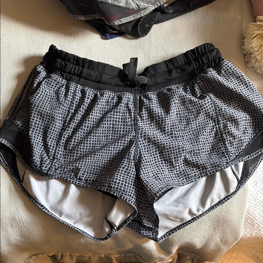 Lululemon Athletica Black and Gray Athletic Shorts Moisture-Wicking Design